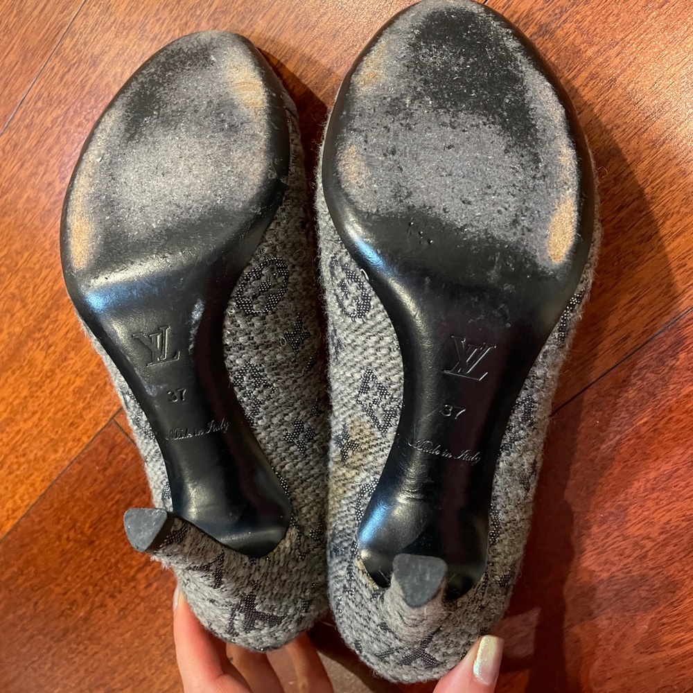 Louis Vuitton Gray Heels with Intricate Detailing and Stiletto Design - Picture 5 of 15